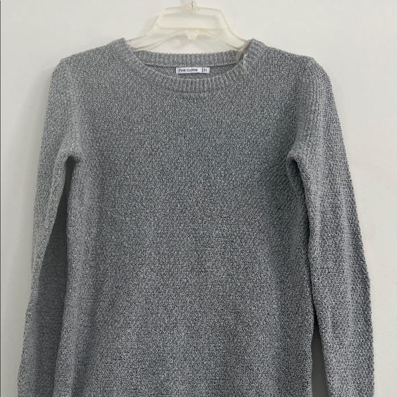 H&M Women's Gray Crew Neck Sweater - Picture 4 of 6